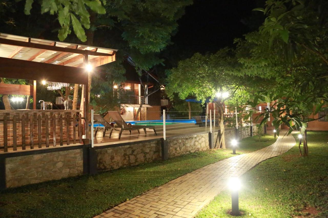 Tepraas Sigiriya Hotel Exterior photo